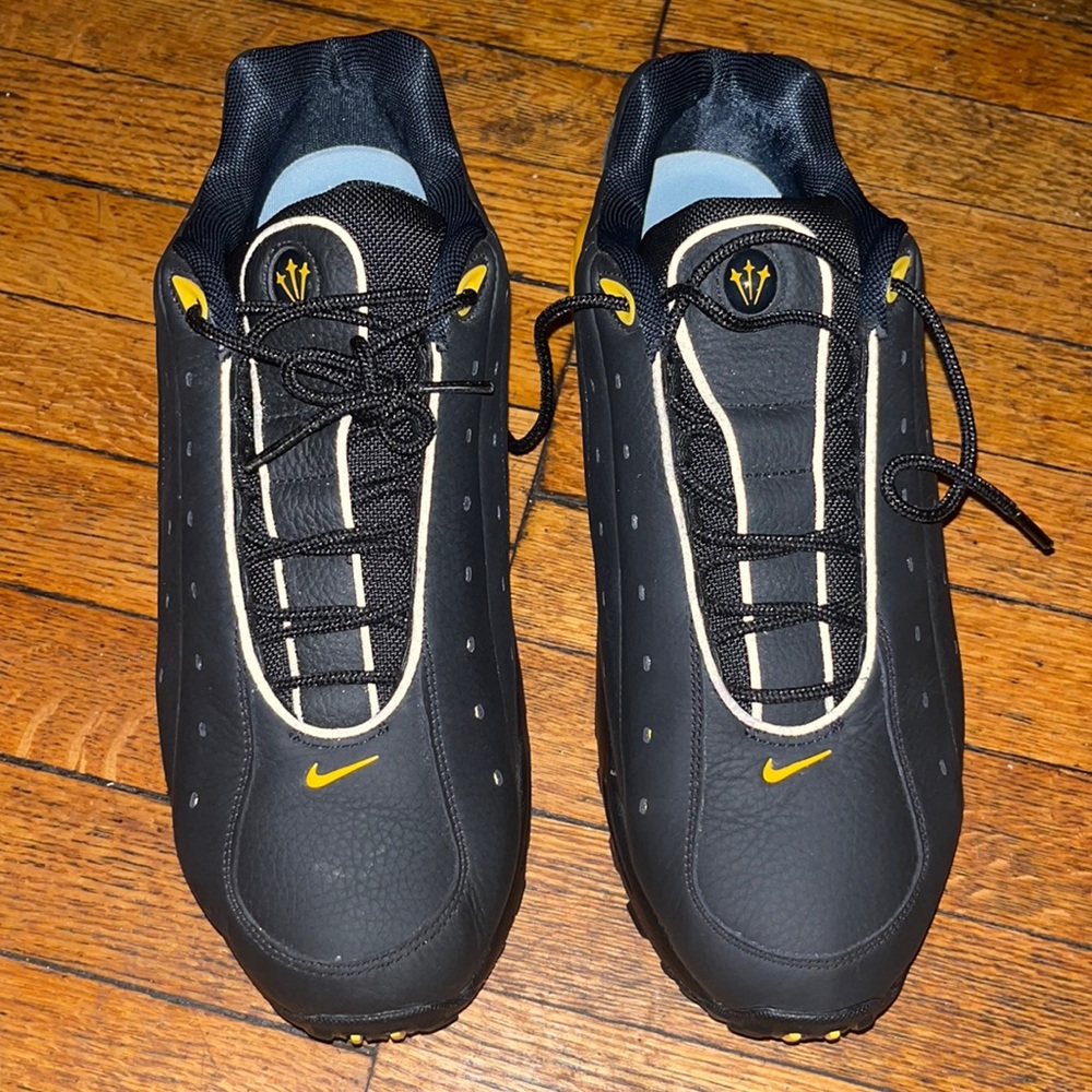 Nike G-tek sneakers new